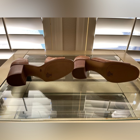 1.STATE
Women's Brown Gretta Sandal - Picture 7 of 7